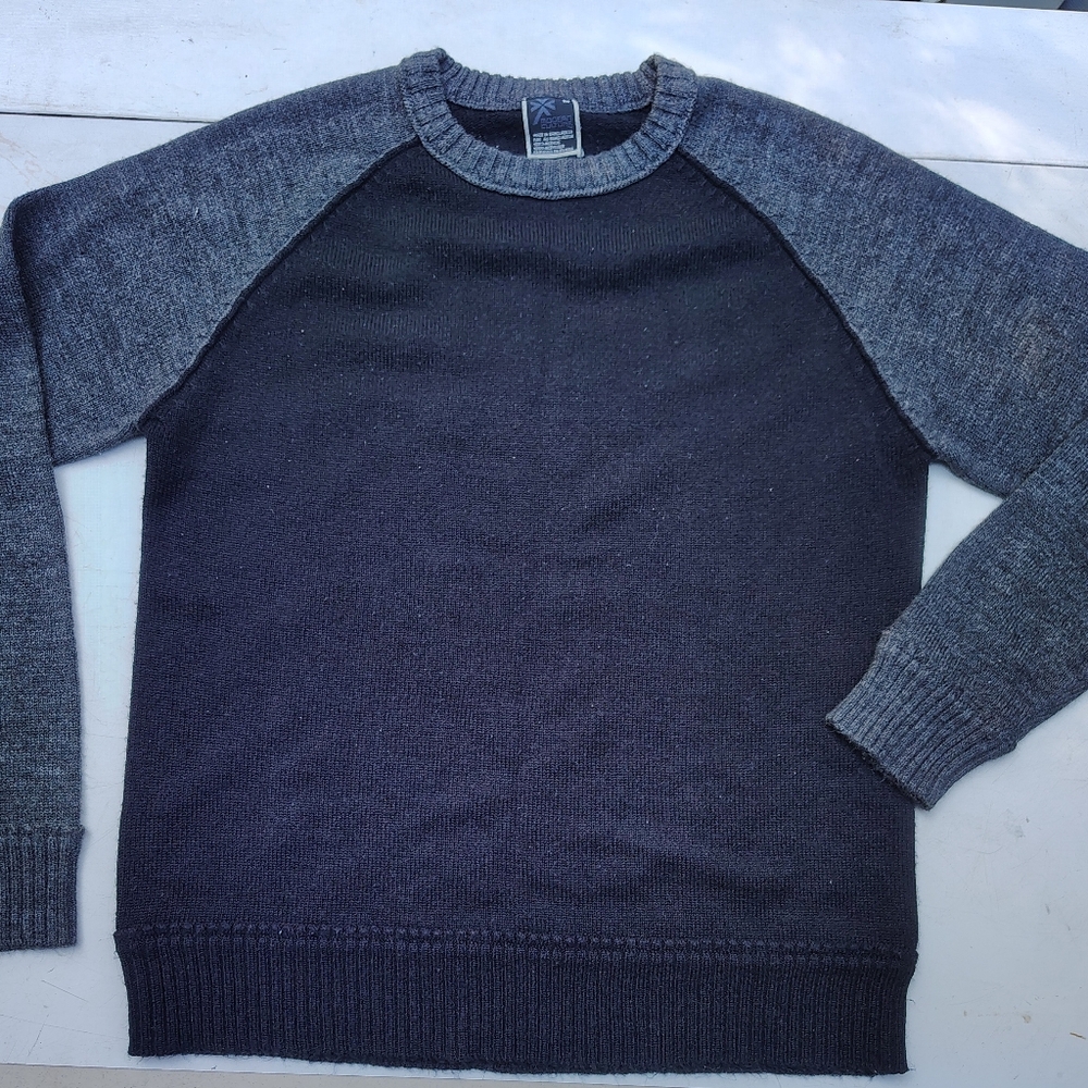 modern culture men's black Sweater with grey sleeves